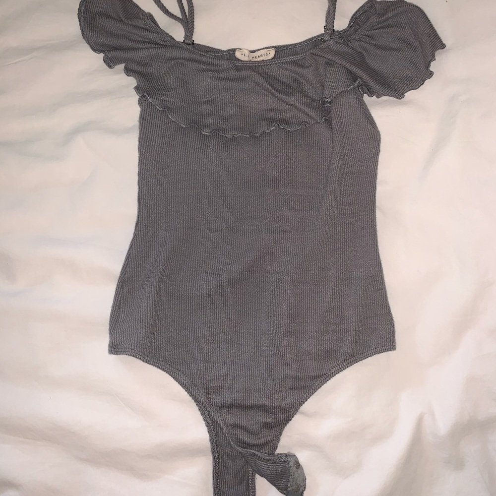 LA hearts ribbed cold shoulder ruffle bodysuit - Picture 3 of 4